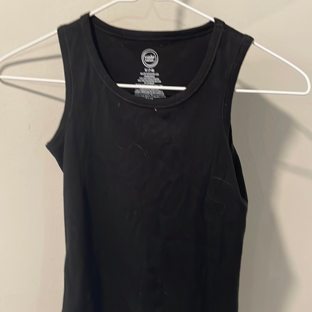 Size Medium (7-8) Girls Black Tee